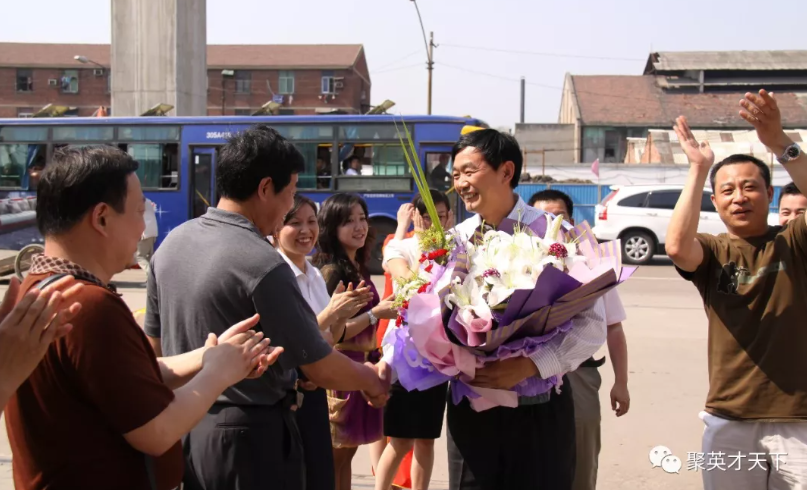 中华英才丨这是绿叶对根的情谊--记全国模范军转干部杨建桥