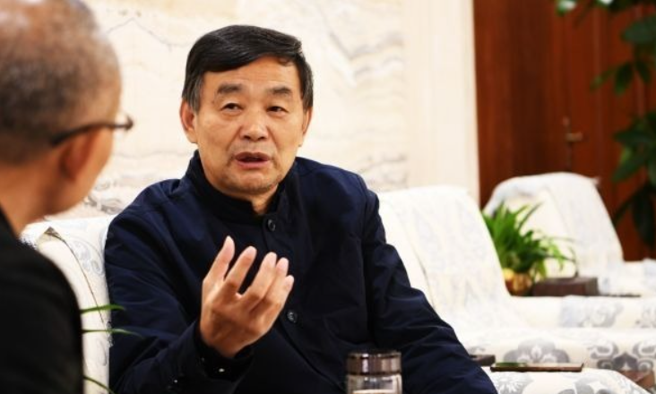 长江日报：穿上军装能战斗，脱下军装能奋斗，他开44家公司为退役军人搭建一座桥