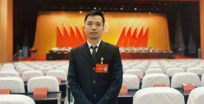 【党代表风彩】张正淳，为东西湖区发展献良策并写进会议简报的党代表